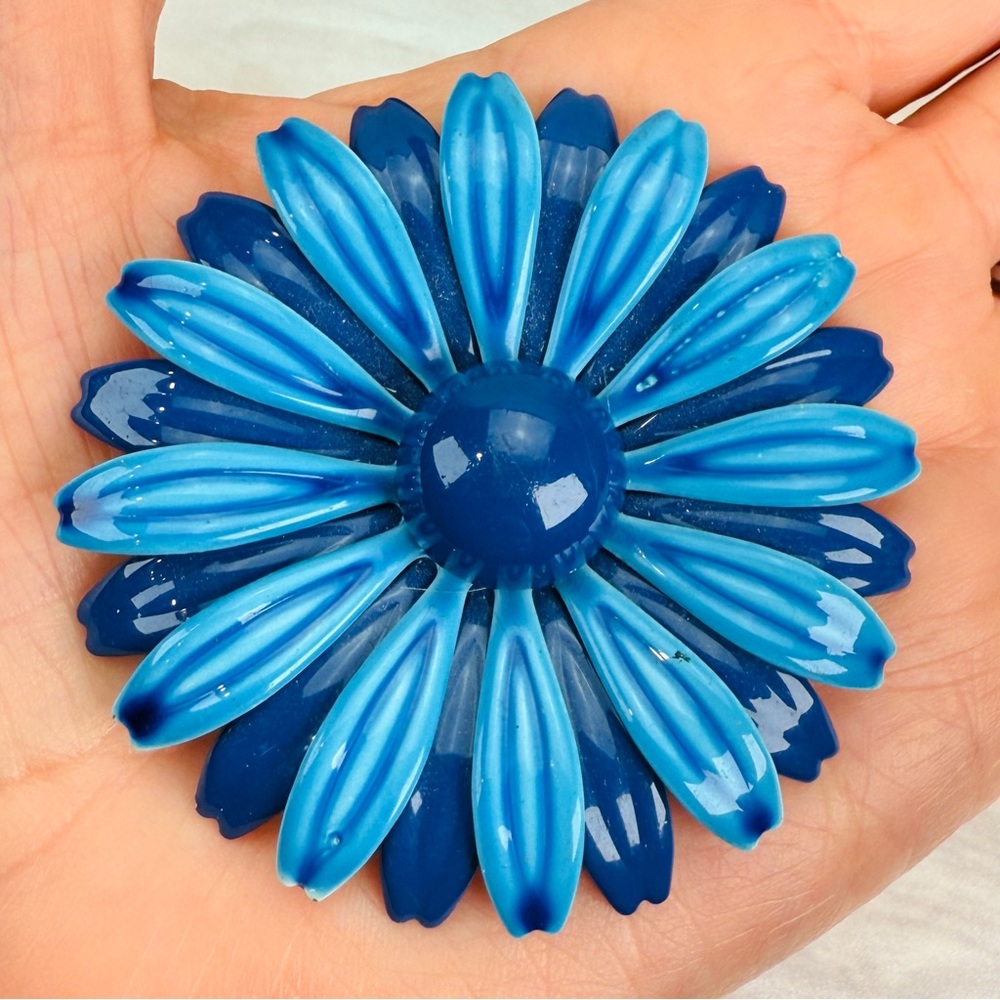 Vintage Blue and Light Blue Large Flower Brooch - Picture 5 of 9